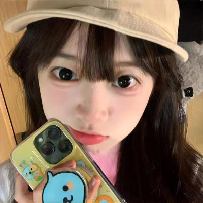 照片里的伴娘